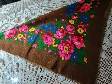 Women's Clothing: Dve elegantne ženske marame – kvadratnog formata. 1) Svilenkasta — 7