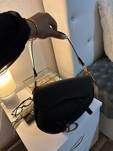mk kais: Crna ženska torba u stilu “saddle” modela - Materijal: glatka — 3