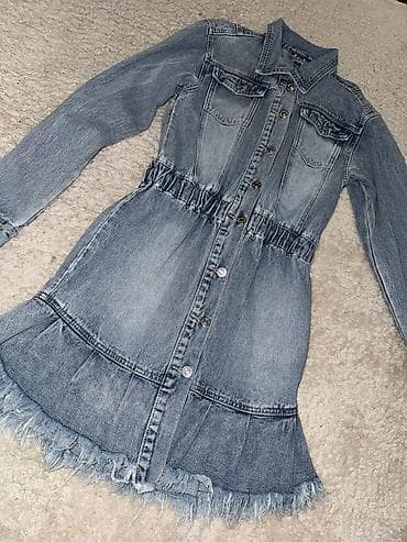 perike cena: Denim haljina sa dugim rukavima i kopčanjem na dugmad duž cele prednje — 2