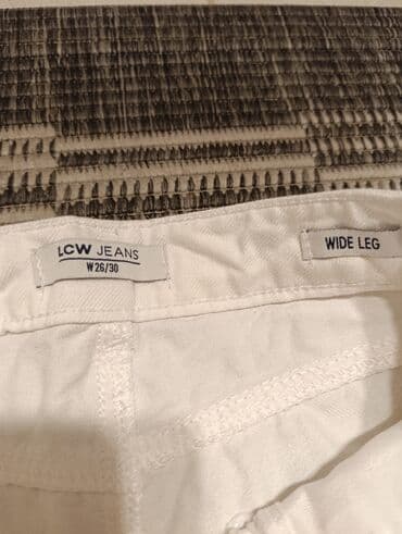 pantalone od vestacke koze: Bele farmerke Waikiki. Farmerke su nove, nisu nosene, samo je skinuta — 9