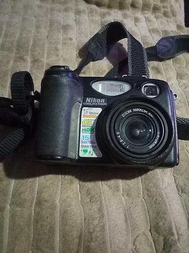 led u srbiji: Nikon Coolpix 5400 digitalni fotoaparat - Senzor: 5 efektivnih — 3