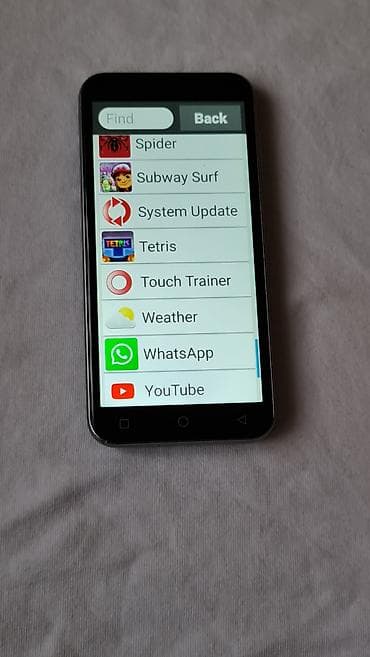 alpha telefoni: Emporia S4 pametni telefon Ključne karakteristike: - Ekran osetljiv — 8