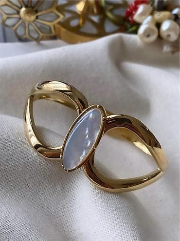 cartier narukvica: ✨ Elegantna narukvica ✨ Savršen spoj luksuza i sofisticiranosti! Ova — 1