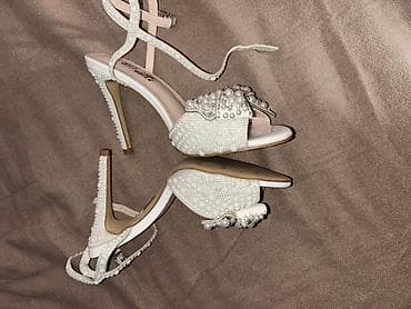 sandale h: Elegantne sandale na štiklu obuvene jednom uz vencanicu — 2