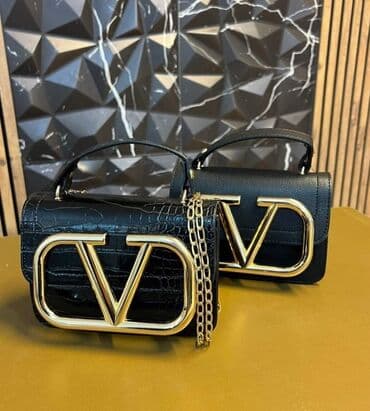 tommy hilfiger d: Cena 2500 din — 21
