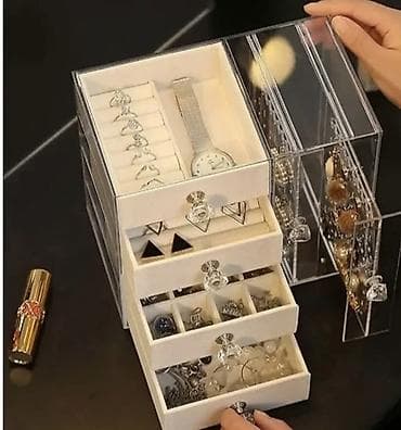 🌸 Organizator za nakit sa fiokama🌸 Cena 2800 dinara Dizajniran je