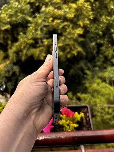 palić kamere: Apple iPhone 13 – crna boja 128gb - Ekran: 6.1" Super Retina XDR — 7