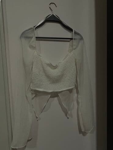 icono majice: Bershka
velicina L — 2