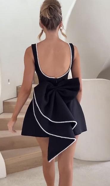 mango zenske haljine: Koktel haljina – crna mini silueta sa perlama i velikom mašnom 1800 — 4