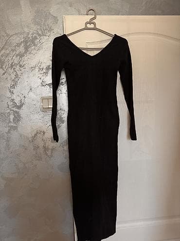 Crna duga haljina na duge rukave
Odgovara S velicini na lalafo.rs Crna duga haljina na duge rukave
Odgovara S velicini