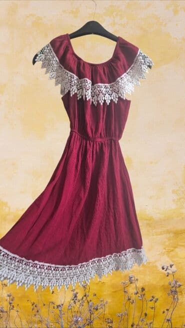 Dve haljine – crvena tartan košulja-haljina i crvena čipkana haljina — 5