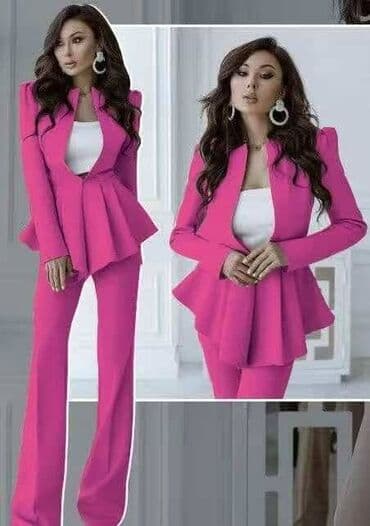 kompleti zenski: Elegantno žensko odelo, koje kombinuje blejzer sa peplum dizajnom i — 2