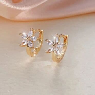 nakit swarovski: ✨Mindjuse 
💫Par 1600 din
💫2 para 1900 din — 10