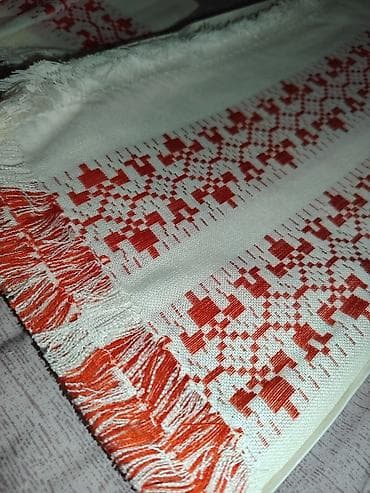 Komplet trpeza – salvete sa narodnim motivima - Proizvođač: Tekstilna