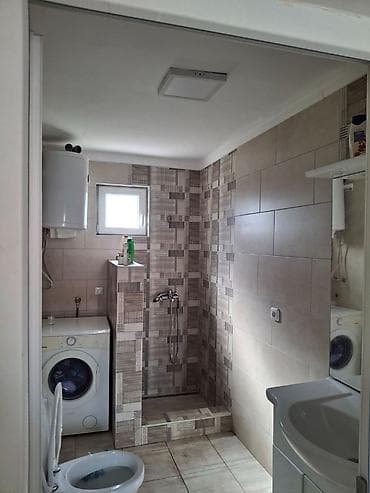 stanovi za izdavanje leskovac: Izdajem stanove za radnike u Dobanovcima,Surcin.
Cena 100e — 6