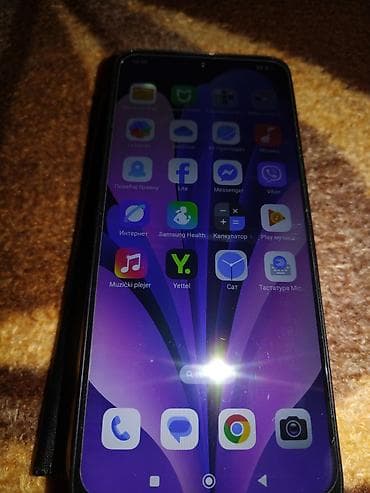 ventilator na vodu za baste: Redmi pametni telefon – crni - Ekran: veliki displej sa centralno — 3