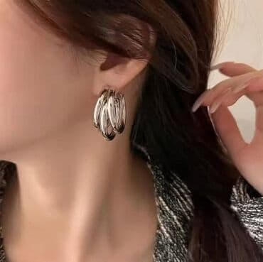 nakit swarovski: ✨Mindjuse 
💫Par 1600 din
💫2 para 1900 din — 13