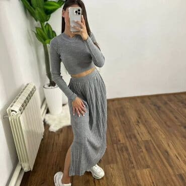 zenski kompleti za punije dame: Kompleti 2700din
s m l xl — 5