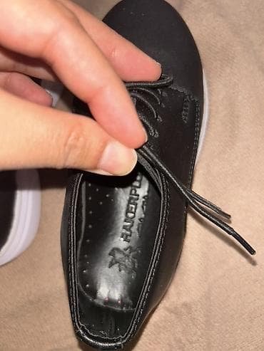 crocs papuce bele: Dečije crne cipelice sa pertlama, brend: RakerPlus.Nove — 3