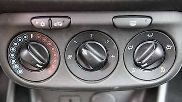 Car Parts: KONZOLA KLIME ZA OPEL CORSA E OD 2014. DO 2019. GOD. | Polovni — 1