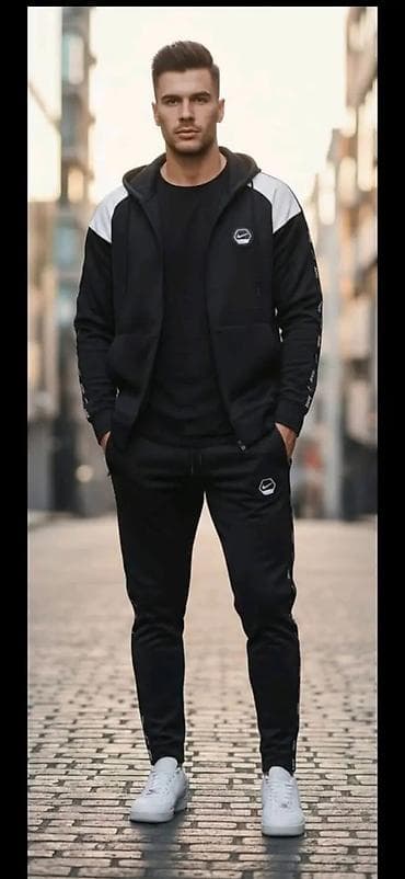 ugg na platformu: Trenerka Nike, bоја - Crna — 1