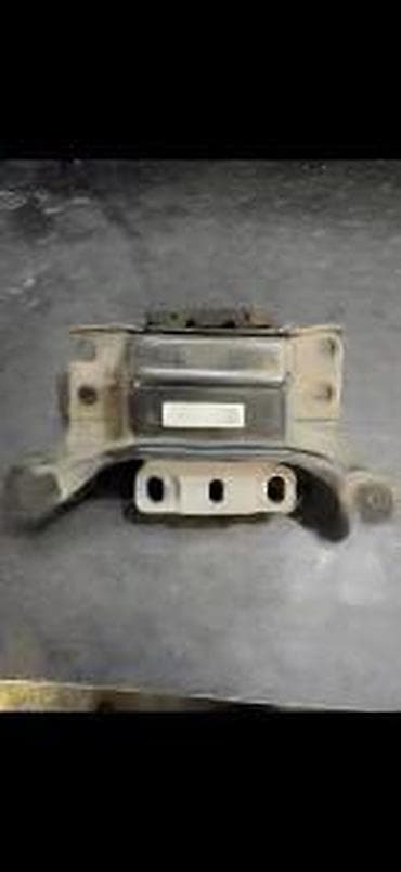 vertuss auto futog: GOLF 7 NOSAC MOTORA 5Q0199555S | Audi vw delovi 06******** — 1