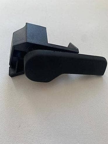 prevoz robe do 3.5 t: RUČICA ZA OTVARANJE HAUBE ZA VOLKSWAGEN GOLF 6 OD 2008. DO 2013. GOD — 1