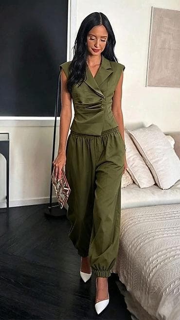 pantalone sa perjem: Elegantan dvodelni komplet – prsluk bez rukava i pantalone Dostupan u — 2