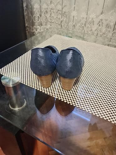 baletanke kozne udobne: Ženske cipele na štiklu – Lusso, broj 37 - Boja: tamnoplava - Model — 3