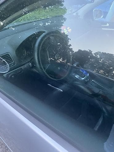 migavac za retrovizor golf 5: Volkswagen Golf V, srebrna boja, 5 vrata (hečbek). Alu felne sa VW — 5