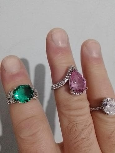 male bele torbice: Prodajem zlatno i srebrno prstenje sa draguljima, u ponudi imam razne — 6