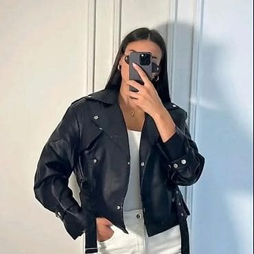Ženska crna kožna jakna (biker stil) - Krojen, kraći kroj sa širim