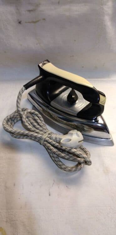 Pegla Elma Rowenta tip 990,1000 W teska 1715 gr.duzina kabla 198 na lalafo.rs Pegla Elma Rowenta tip 990,1000 W teska 1715 gr.duzina kabla 198