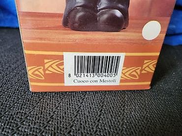 porcelan cena: Kuvar nov,drzac za kuhinju italijanski iz 90,2000ih.godina. Original — 10