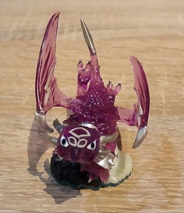 Skylanders Phantom Cynder iz serije Swap Force. Potpuno ocuvan i