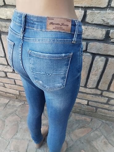 ugg cizmi: Fioretto farmerke – veličina S - Model: skinny/uz telo, srednji struk — 5