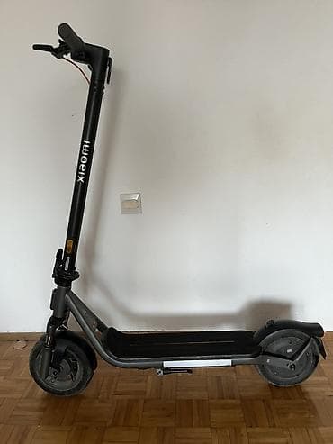 Sport i razonoda: Trotinet je presao 467km  Domet: 25km  Max brzina: 25km/h  Prednji i — 1