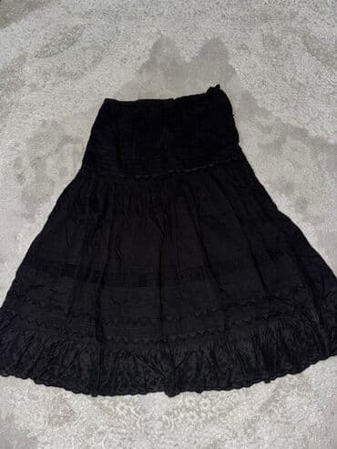 crop top c a: XL (EU 42), bоја - Crna — 1