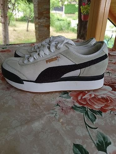 Puma patike – klasičan retro model sa platformom. - Boja: bela sa