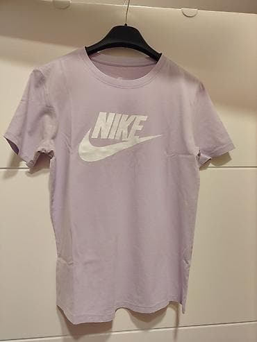 Nike “The Nike Tee” majica kratkih rukava - Model: The Nike Tee - na lalafo.rs Nike “The Nike Tee” majica kratkih rukava - Model: The Nike Tee -