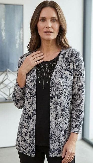 lil solid ez boje: Elegantna ženska bluza sa umetnutom majicom - Dvodijelni izgled — 1