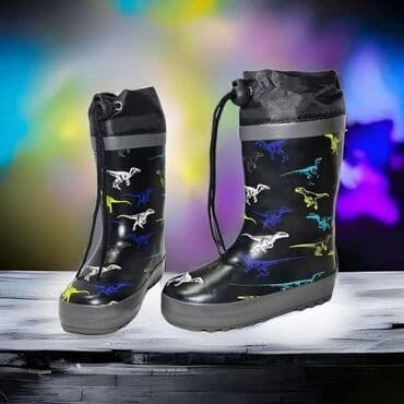 crne lakovane cizme: 2000 din
25-30 — 2