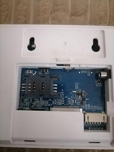 muzika na usb za auto: RFID GSM/Alarm kontrolna tabla sa ekranom i SOS tasterom Opis: - — 4