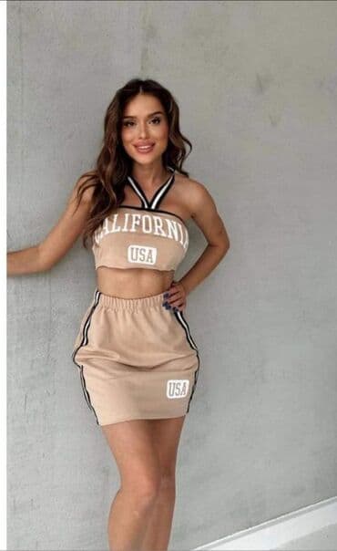 Za nase zgodnice jedna sportska kombinacija Krop majica i suknja