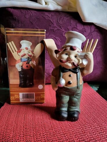 viljuska za struju: Kuvar nov,drzac za kuhinju italijanski. Na kutiji pise porcelan ali — 1