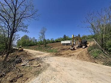 igraonica masa i meda kraljevo: Usluga: Priprema i uređenje terena tucanikom/šljunkom Opis: - — 9