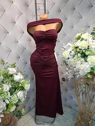 Haljine: Elegantna duga haljina bez bretela sa drapiranim detaljima - Kroj — 7
