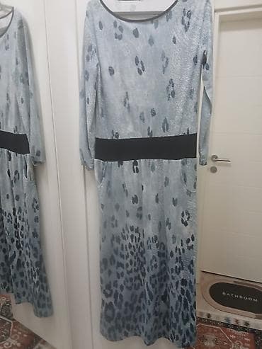 Dresses: Duga haljina sa dugim rukavima u nijansama svetloplave i tamnoplave — 1