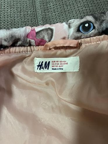 michael kors jakna: H&M dečja jakna, veličina EUR 110 / US 4–5Y. - Model: prošivena — 3