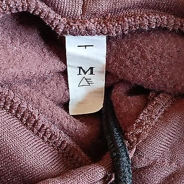 zara basic sako: Dukserica sa kapuljačom “BORN PINK” - Boja: tamno braon - Prednji — 3